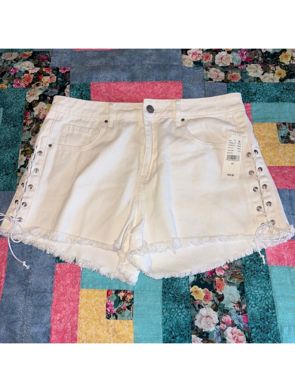 PacSun NWT $47 Woman’s 29 High Rise white lace-up side denim shorts